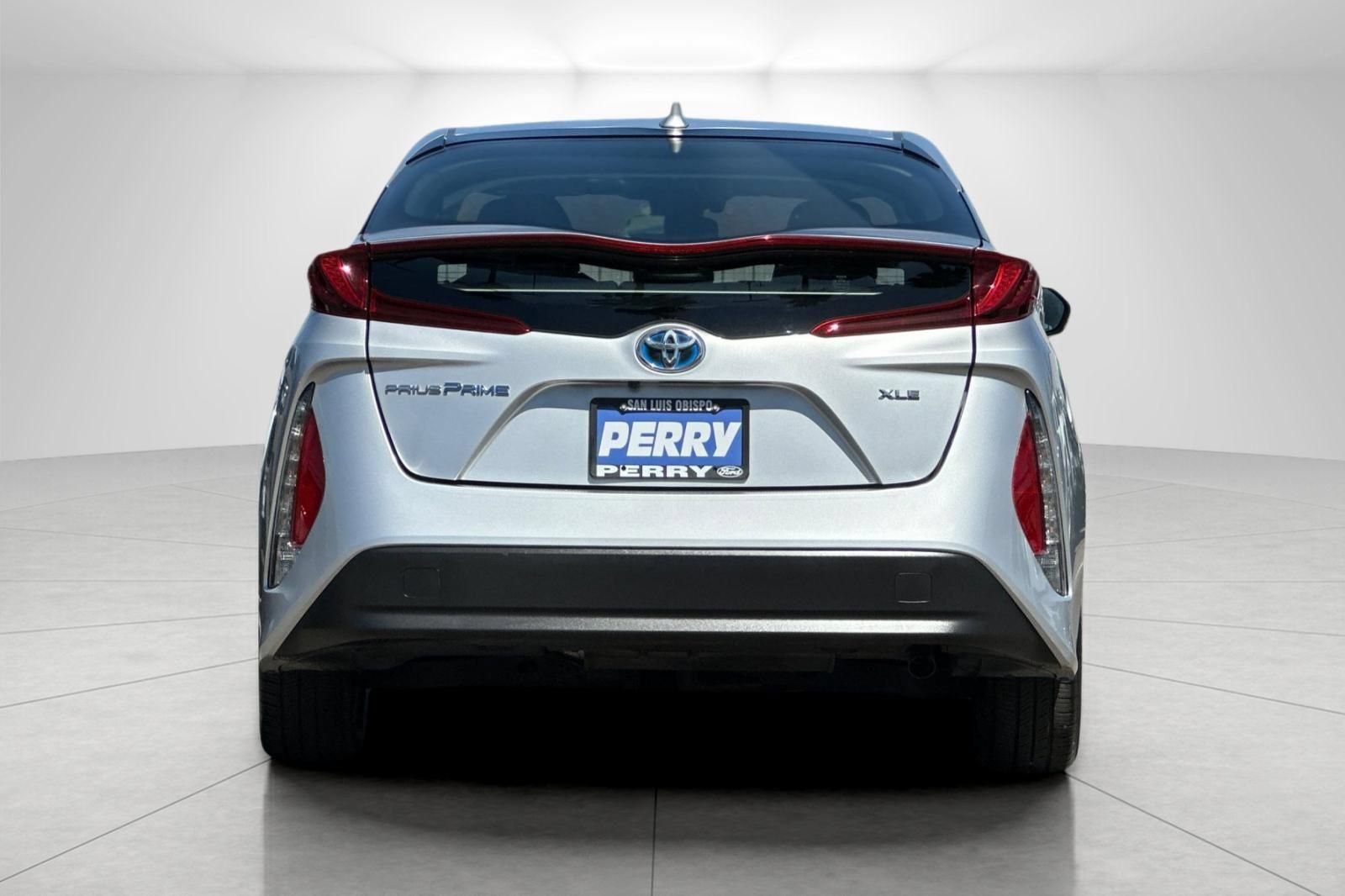 Used 2021 Toyota Prius Prime XLE w/ Carpet Mat Package (TMS) FWD image 4