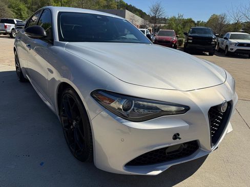 Used 2020 Alfa Romeo Giulia Ti w/ Nero Edizione image 6