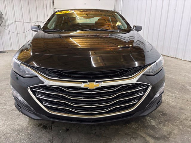 Used 2023 Chevrolet Malibu LT FWD image 2