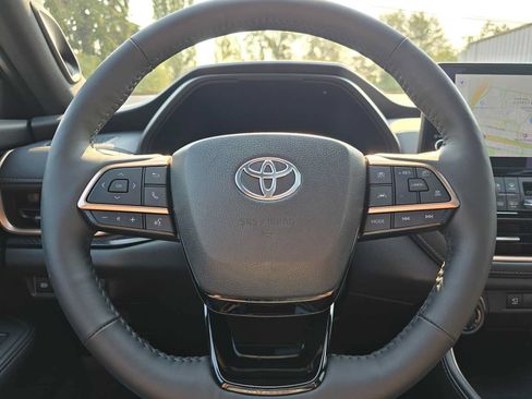 Used 2025 Toyota Grand Highlander AWD Hybrid image 25