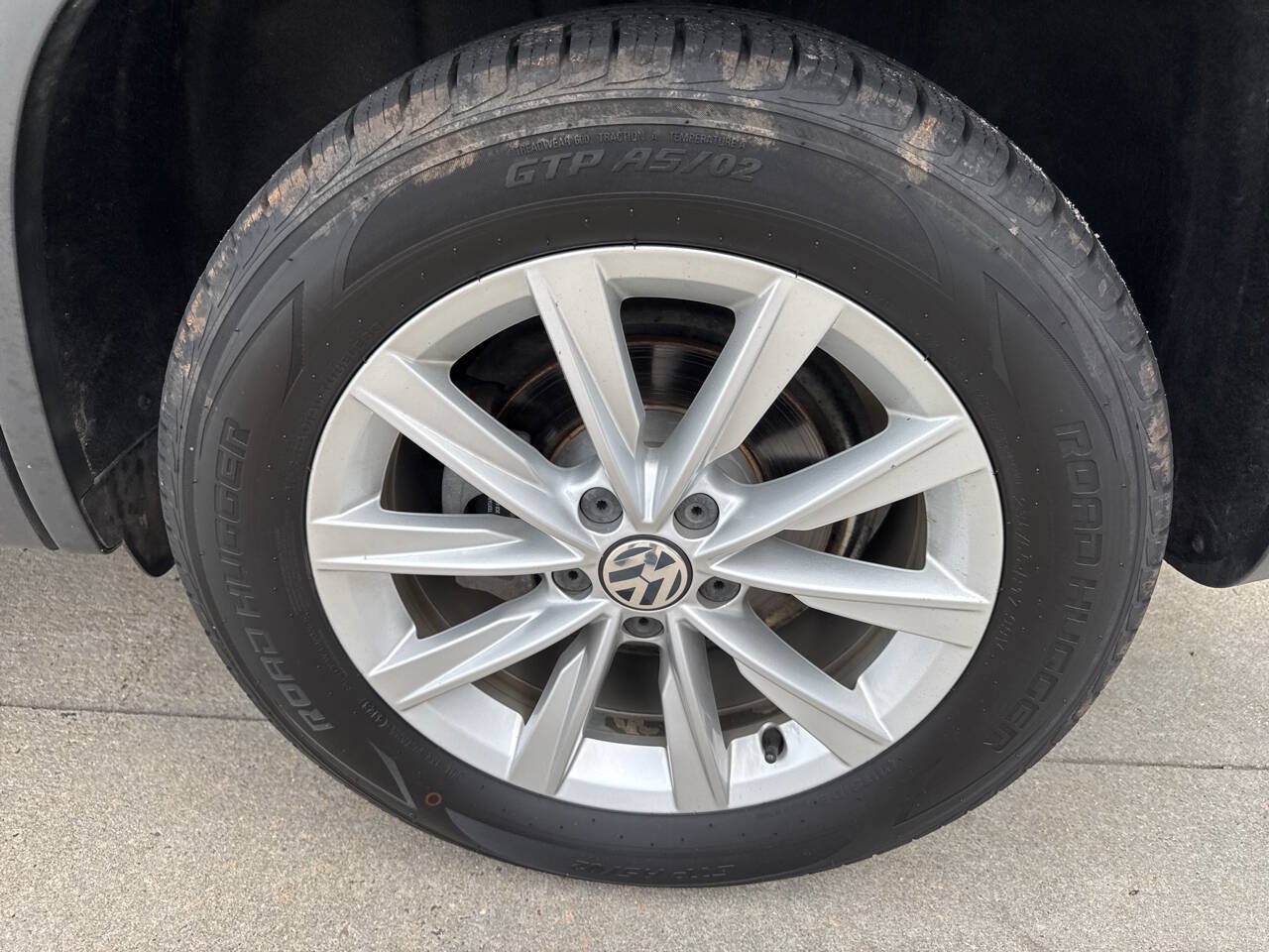 Used 2017 Volkswagen Tiguan S FWD image 24