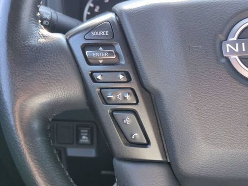 Used 2022 Nissan Frontier SV AWD/4WD image 16