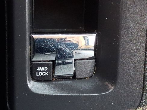 Used 2014 Jeep Patriot Latitude image 25