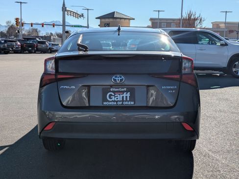 Used 2019 Toyota Prius XLE image 7
