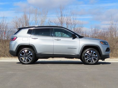 Certified 2023 Jeep Compass Limited image 2