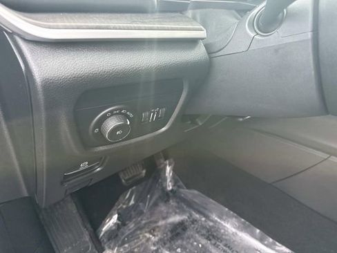 Used 2022 Jeep Grand Cherokee Limited image 25