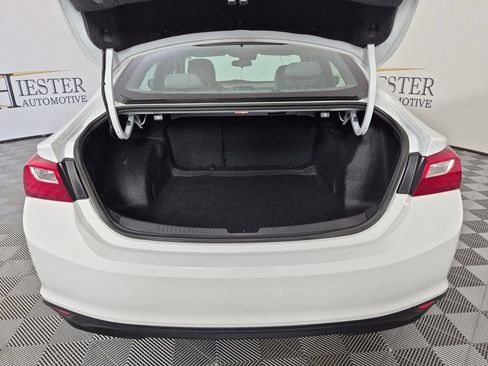 Certified 2025 Chevrolet Malibu LS FWD image 32