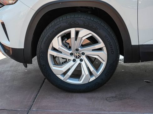 Used 2023 Volkswagen Atlas SE AWD/4WD image 11