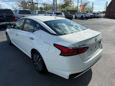 Used 2025 Nissan Altima 2.5 SV FWD image 6