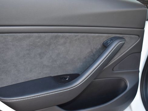 Used 2023 Tesla Model 3 Standard Range image 21