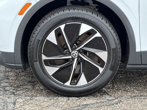 Used 2022 Volkswagen ID.4 Pro image 9