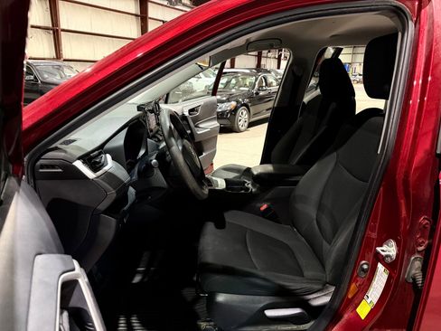 Used 2020 Toyota RAV4 LE FWD image 13