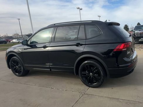 Used 2022 Volkswagen Tiguan SE R-Line image 6