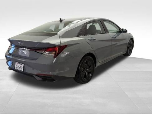 Used 2021 Hyundai Elantra SEL FWD image 7