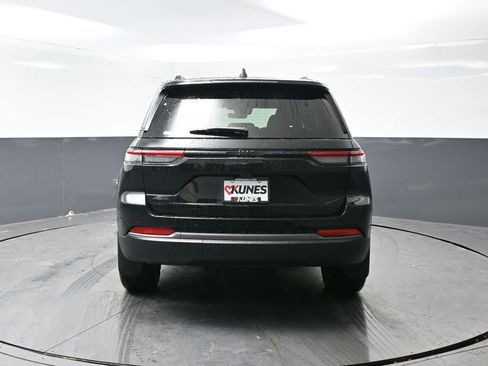 New 2026 Jeep Grand Cherokee Limited w/ Limited Altitude Package AWD/4WD image 8