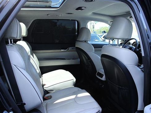 Used 2021 Hyundai Palisade Limited w/ Winter Package FWD image 19