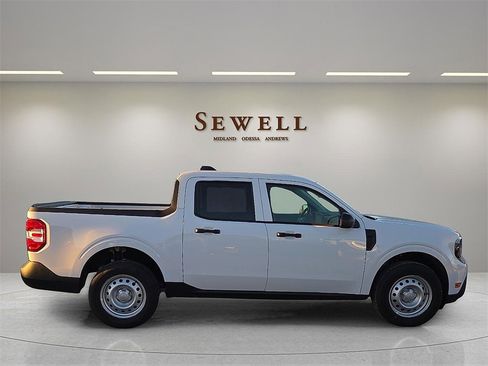 New 2025 Ford Maverick XL image 5