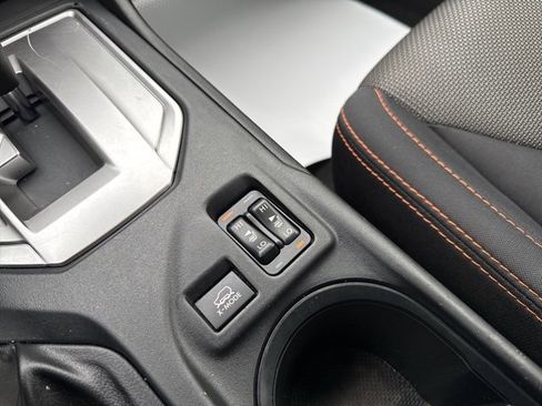 Used 2021 Subaru Crosstrek 2.0i Premium image 35