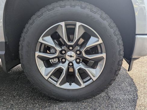 Used 2025 Chevrolet Silverado 1500 RST AWD/4WD image 10