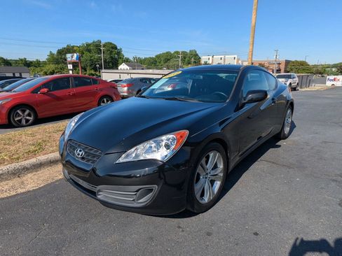 Used 2012 Hyundai Genesis 2.0T RWD image 3