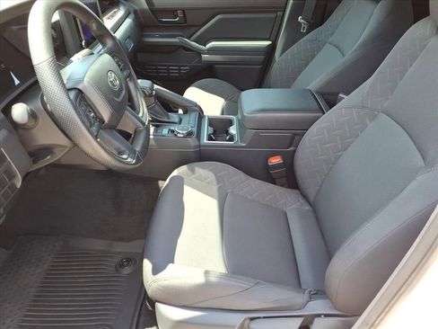 Certified 2024 Toyota Tacoma SR5 AWD/4WD image 14