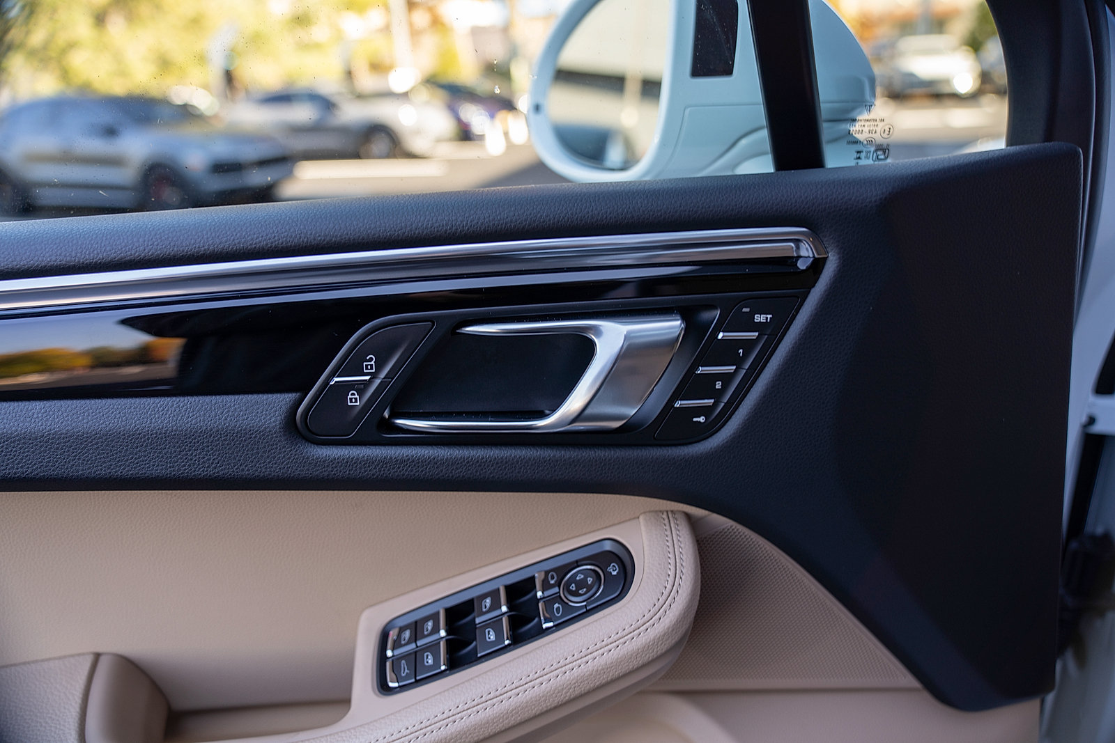 Certified 2026 Porsche Macan AWD/4WD image 17