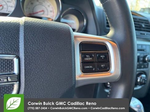 Used 2014 Dodge Challenger R/T image 29