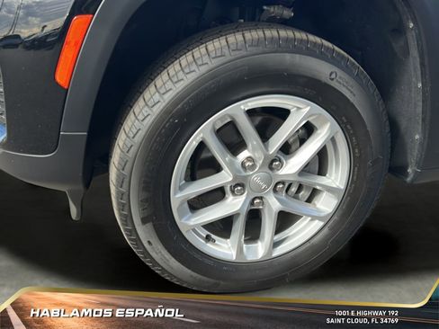 Used 2025 Jeep Grand Cherokee Laredo X w/ Luxury Tech Group I image 10