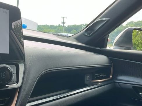 Used 2024 Toyota Grand Highlander AWD Hybrid image 18