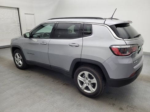 Used 2024 Jeep Compass Latitude image 3