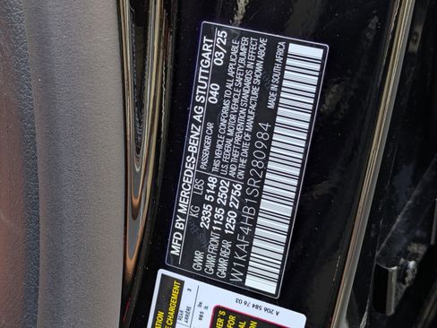 New 2025 Mercedes-Benz C 300 4MATIC Sedan image 35