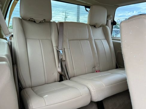 Used 2013 Ford Expedition XLT RWD image 17