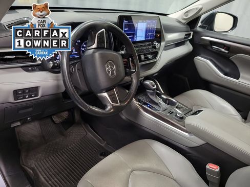 Used 2022 Toyota Highlander Platinum AWD/4WD image 17