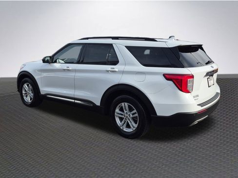 Used 2020 Ford Explorer XLT w/ Equipment Group 202A image 5