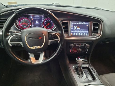 Used 2017 Dodge Charger SXT image 22