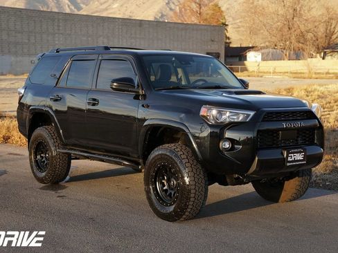Used 2022 Toyota 4Runner TRD Off-Road Premium w/ Moonroof Package image 2