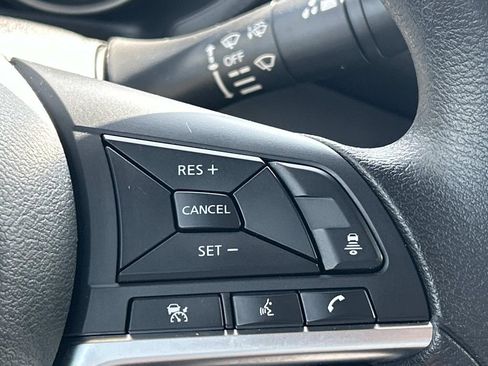 Used 2024 Nissan Sentra SV FWD image 27