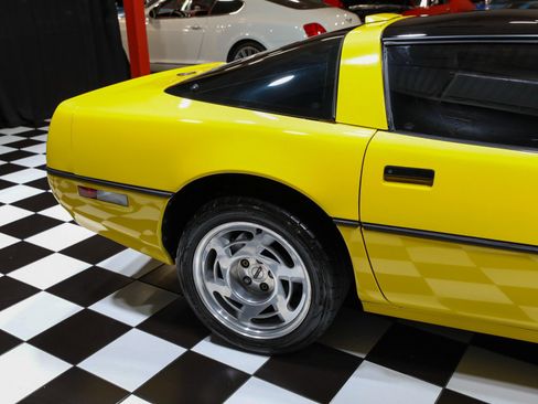 Used 1990 Chevrolet Corvette ZR-1 RWD image 18