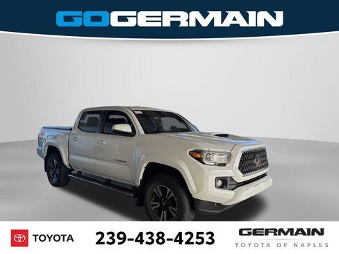 Used 2018 Toyota Tacoma TRD Sport w/ Technology Package image 5