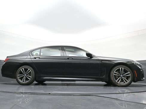 Used 2022 BMW 740i xDrive w/ M Sport Package image 29