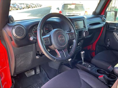 Used 2014 Jeep Wrangler Unlimited Sport w/ Connectivity Group image 16