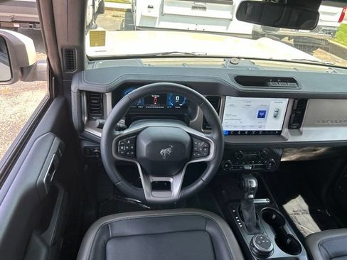 Used 2025 Ford Bronco Outer Banks AWD/4WD image 28