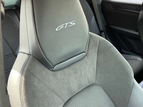 Certified 2025 Porsche Cayenne GTS AWD/4WD image 42