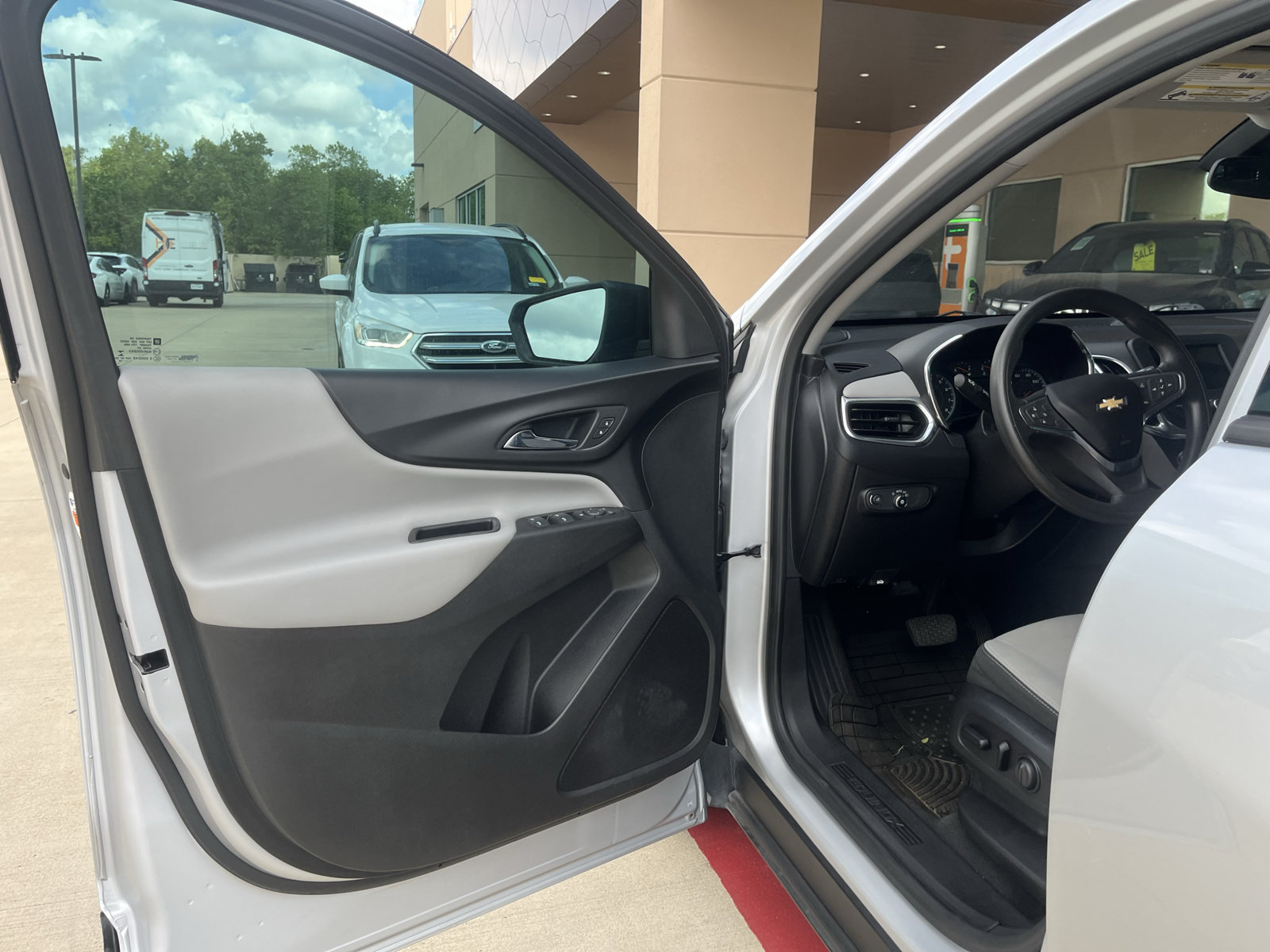Used 2019 Chevrolet Equinox LS FWD image 13