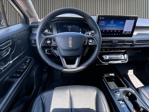 Used 2023 Lincoln Corsair AWD w/ Equipment Group 101A image 6