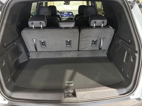 New 2026 Chevrolet Traverse LT w/ Midnight/Sport Edition image 12