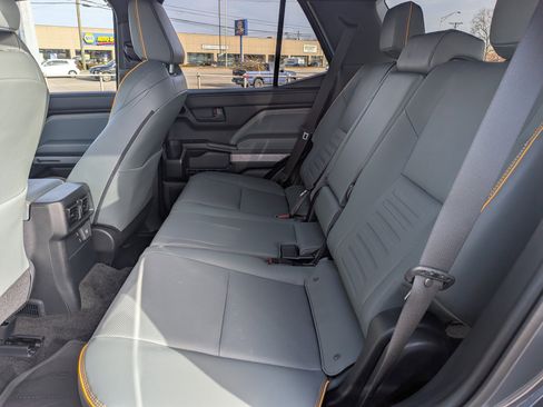 Certified 2025 Toyota 4Runner Trailhunter image 11