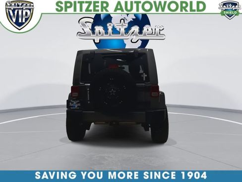 Used 2017 Jeep Wrangler Unlimited Sahara w/ Dual Top Group AWD/4WD image 8