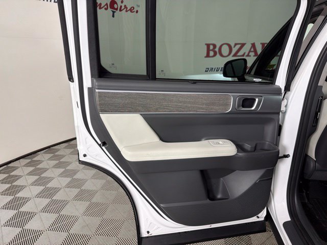 Used 2025 Hyundai Santa Fe Limited FWD image 30
