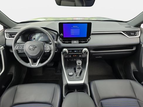 Used 2025 Toyota RAV4 XSE AWD/4WD image 9